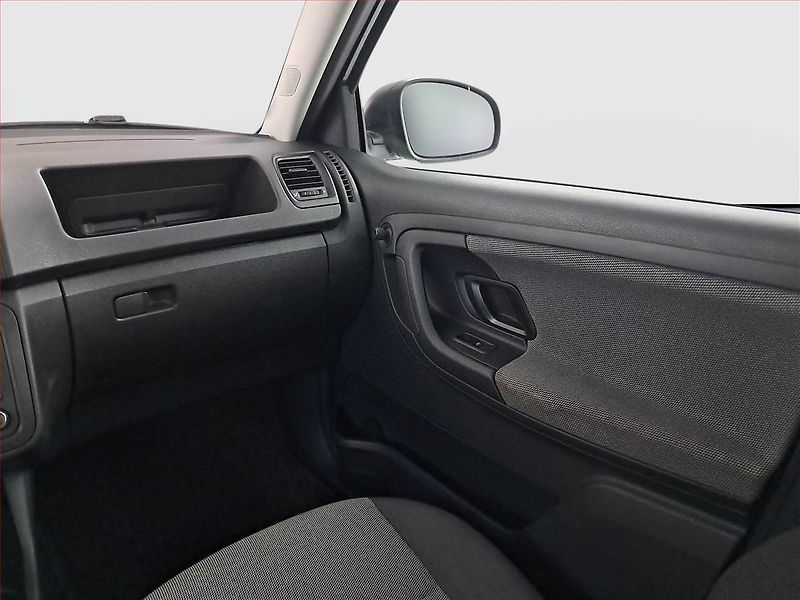 Škoda Fabia (2011) Ambition 1.2, nová STK - fotka 8 z 13