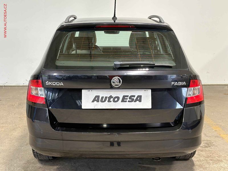 Škoda Fabia (2015) 1.2 TSI, ČR, AC, temp - fotka 5 z 14