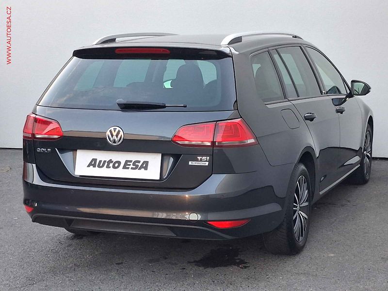 Volkswagen Golf (2016) 1.2 TSi, Allstar, park.čidla - fotka 4 z 17