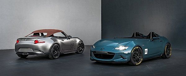 Mazda MX-5 Spyder (vlevo) a MX-5 Speedster.