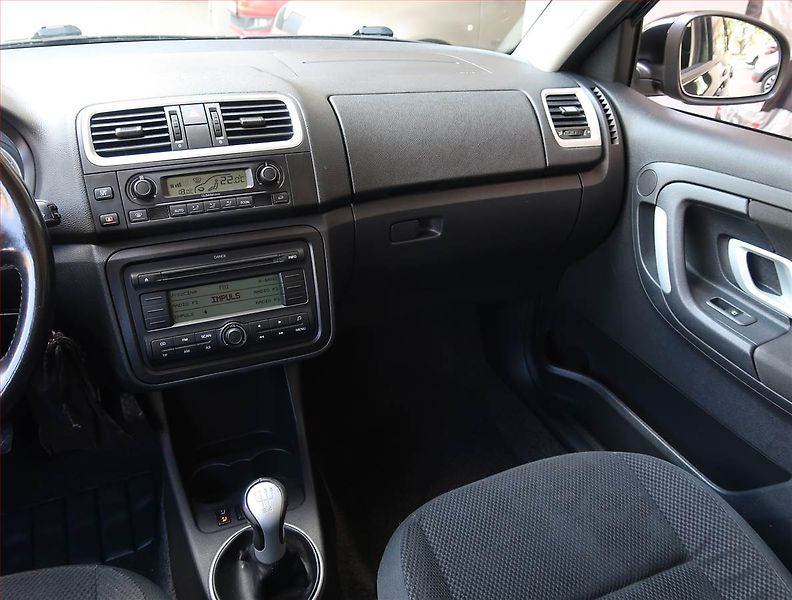 Škoda Fabia (2008) 1.4 16V, po STK, zamluveno - fotka 8 z 18