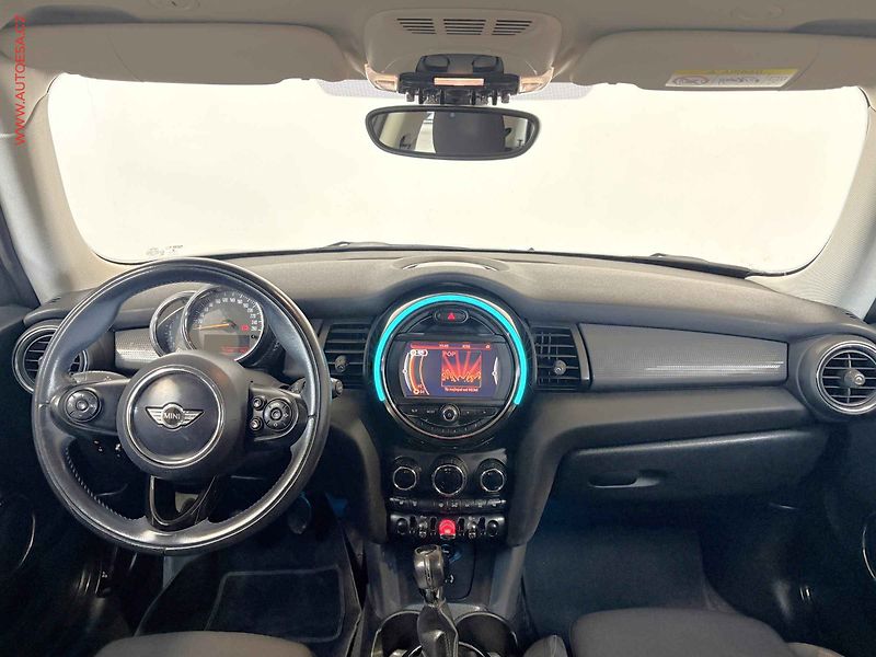 Mini Cooper (2015) 1.5i, Kůže, navi, +ALU - fotka 8 z 17