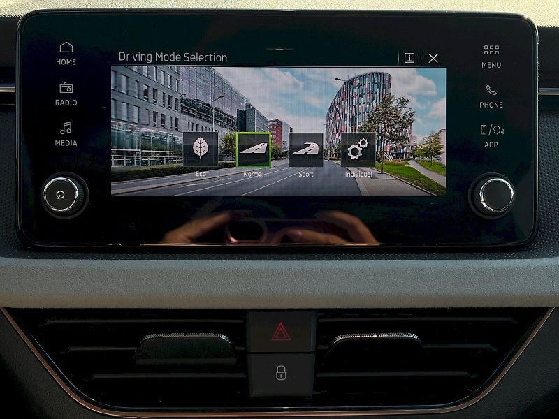 Škoda Scala (2025) DSG 1.0 TSI / 85kW / TOP SELEC - fotka 30 z 33