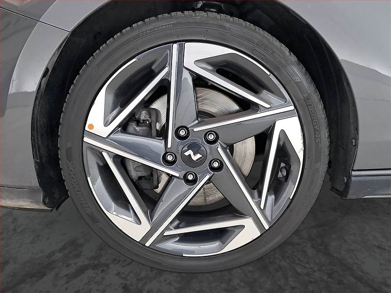 Hyundai i30 (2024) N-Line 1.5 T-GDI MHEV 48V - fotka 15 z 19