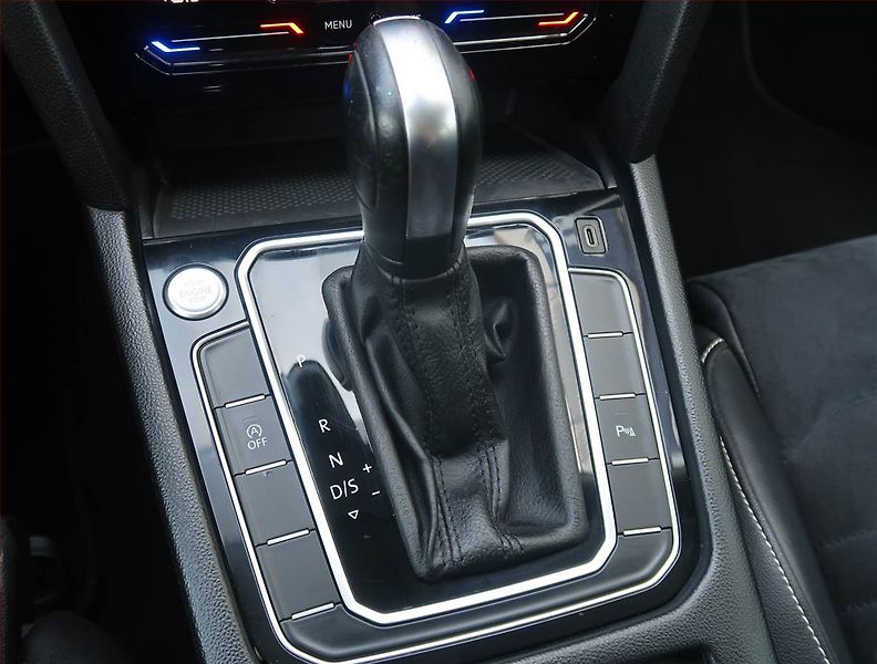 Volkswagen Passat (2020) Elegance 2.0 TSI, Automat - fotka 13 z 22