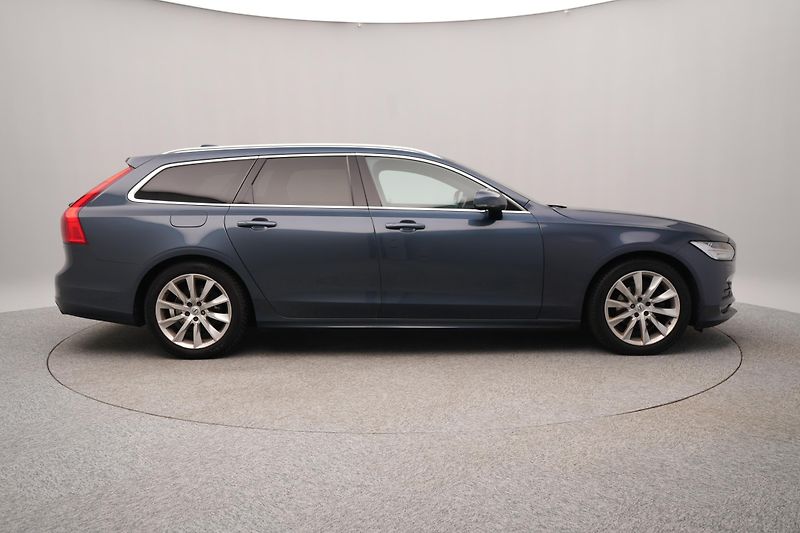 Volvo V90 D4 MOMENTUM PRO POLESTAR AUT - fotka 11 z 47