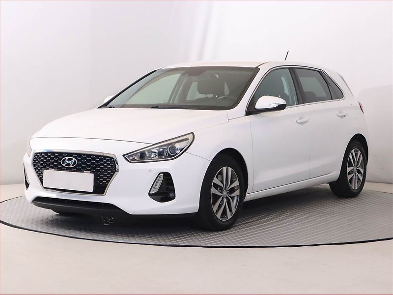 Hyundai i30 (2017) 1.4 CVVT, Serv.kniha, Tempomat - fotka 2 z 19