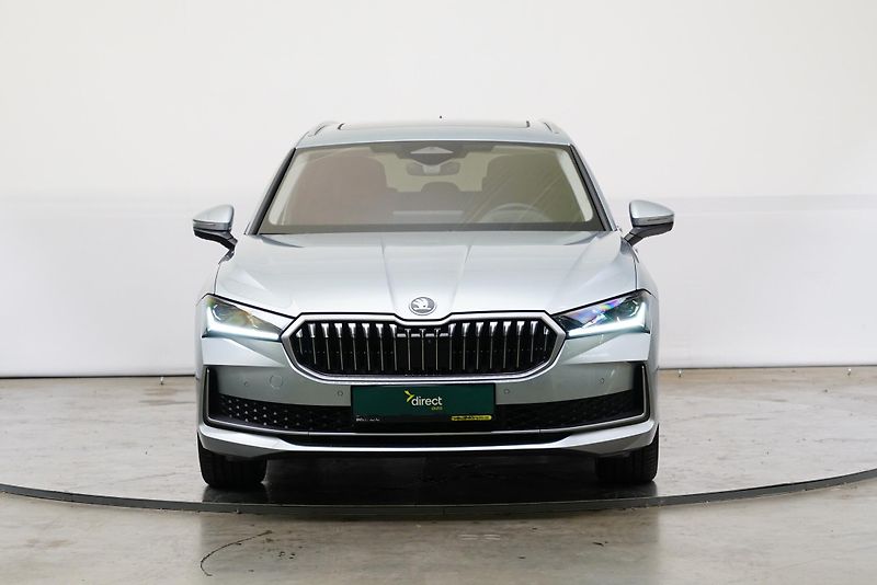 Škoda Superb - fotka 4 z 29