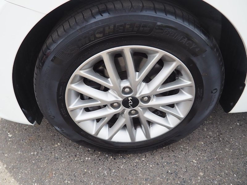 Kia Rio (2022) 1.0 T-GDI GPF Exclusive 74kW 6 - fotka 8 z 36