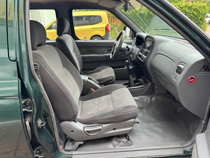 Nissan Navara (2009) původ ČR, DPH - fotka 30 z 32