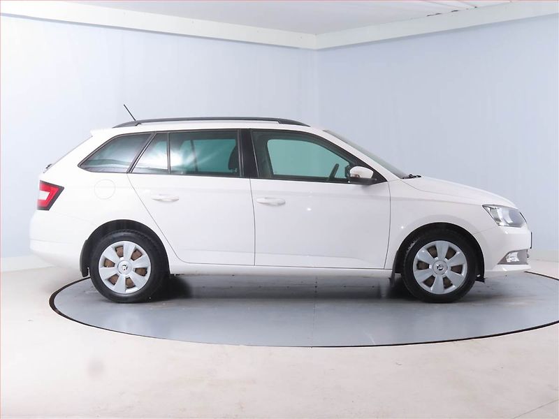 Škoda Fabia (2018) Ambition 1.0 TSI, ČR,1.maj - fotka 6 z 12