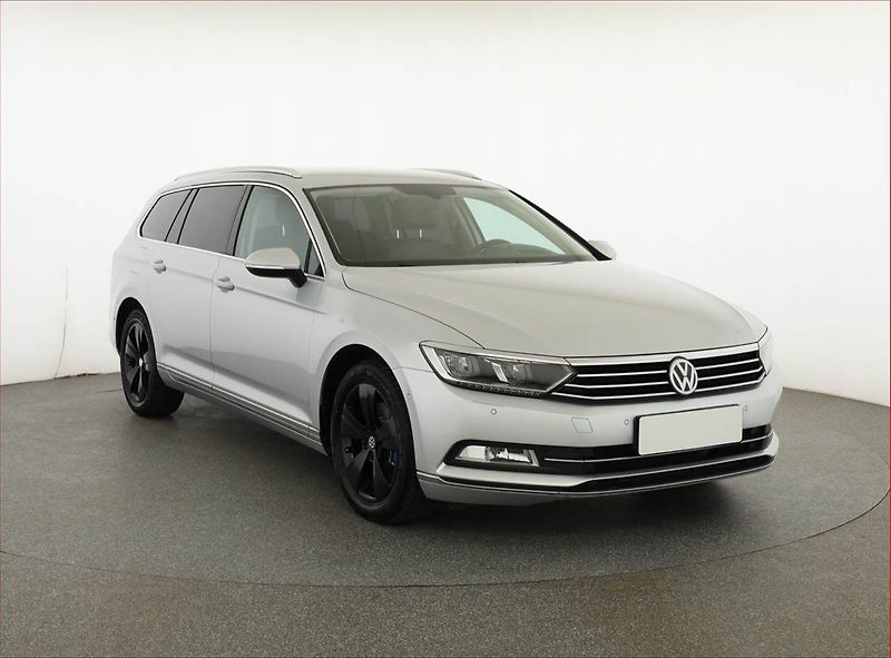 Volkswagen Passat (2016) 2.0 TDI, Kůže, Navi, Tempomat - fotka 1 z 17