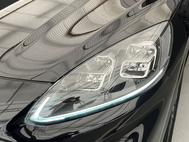 Ford Kuga 2,0 EB 140 kW AWD ST-Line - fotka 41 z 72
