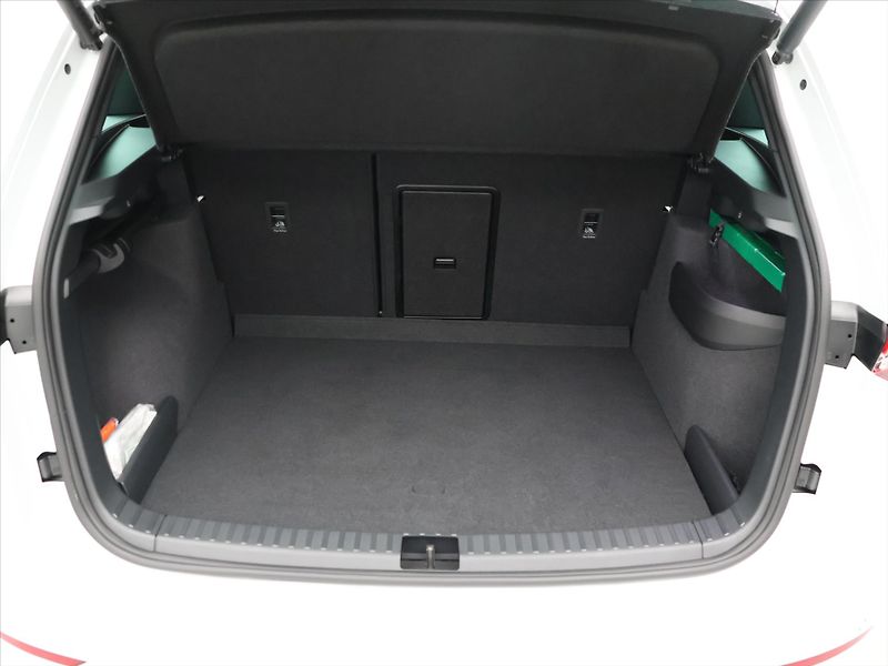 Škoda Karoq 2,0 TDI Sportline 4x4 DSG 1.ma - fotka 10 z 34