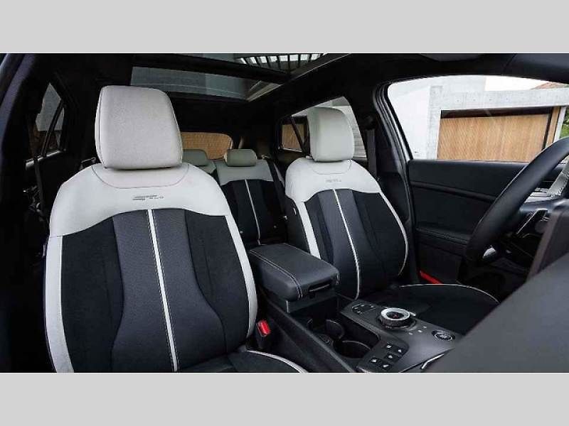 Kia Sportage.