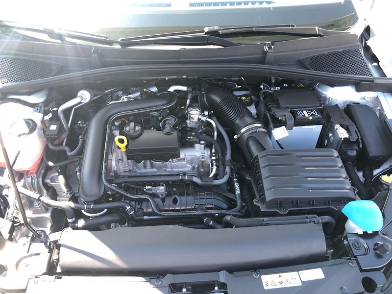 Škoda Fabia 1.0 TSi TOP SELECTION - fotka 28 z 28