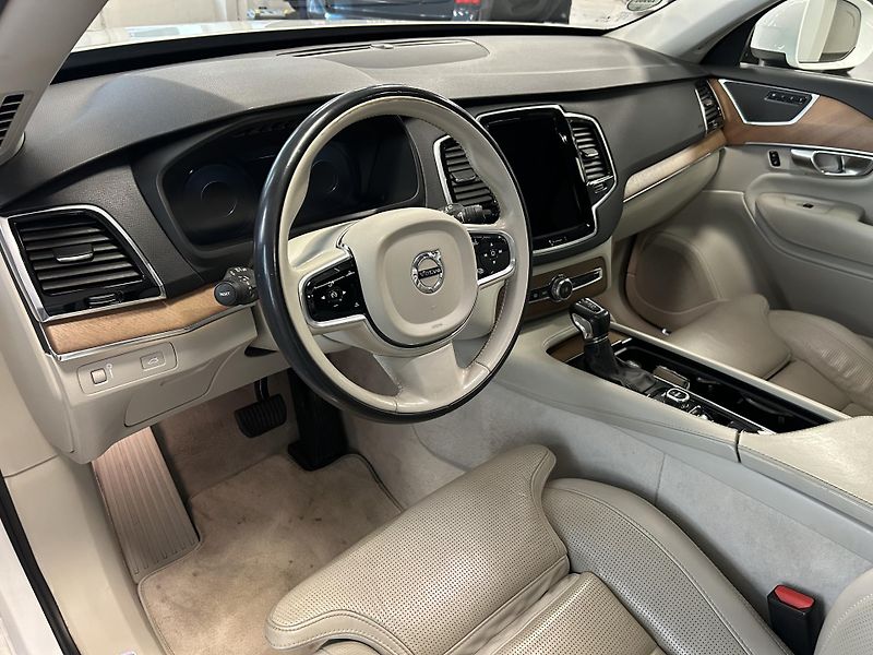 Volvo XC90 (2017) D5 AWD Drive-E Inscrip Panoram - fotka 6 z 30