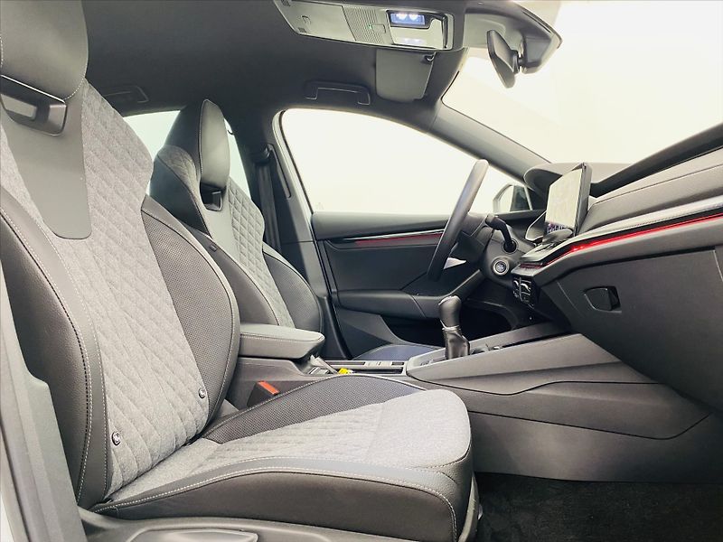 Škoda Octavia 1,5 TSI 110kW SportLine - fotka 8 z 26