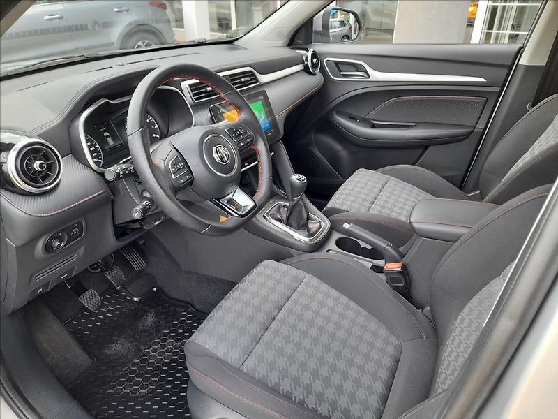 MG ZS 1,5 DVVT Essential - fotka 9 z 21