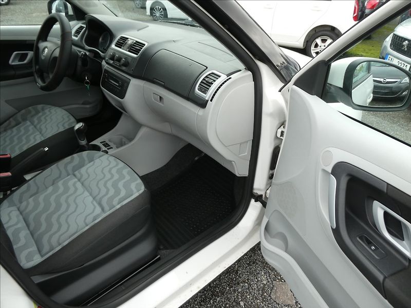Škoda Fabia 1,2 HTP 51kW Ambiente,DPH,klim - fotka 18 z 51