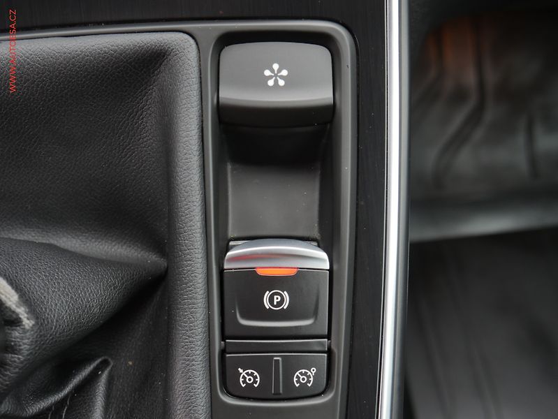 Renault Scénic (2019) 1.8dCi, ČR, Navi, AC - fotka 16 z 23