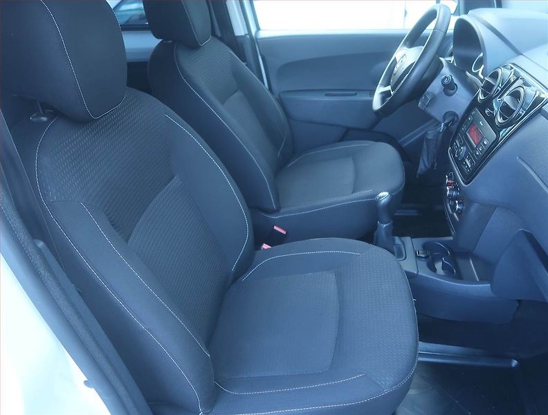 Dacia Dokker (2018) Arctica 1.6 SCe, 5Míst, SR - fotka 9 z 13