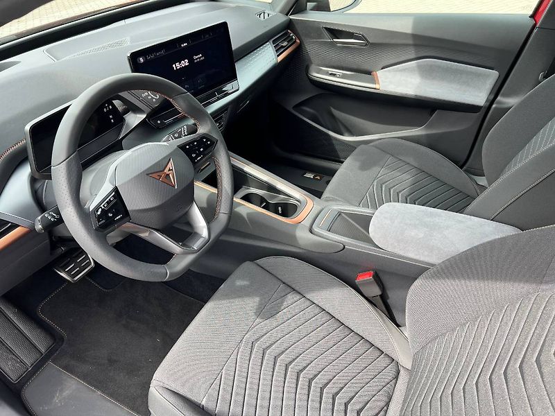 Cupra Born (2023) 58kWh / 204k - fotka 17 z 25