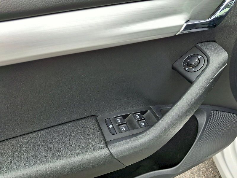 Škoda Octavia (2020) Combi Ambition 1,5TSi 110kW - fotka 28 z 30