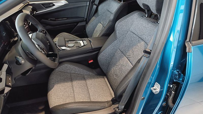 Renault Austral (2026) mild hybrid 150 auto - fotka 8 z 10