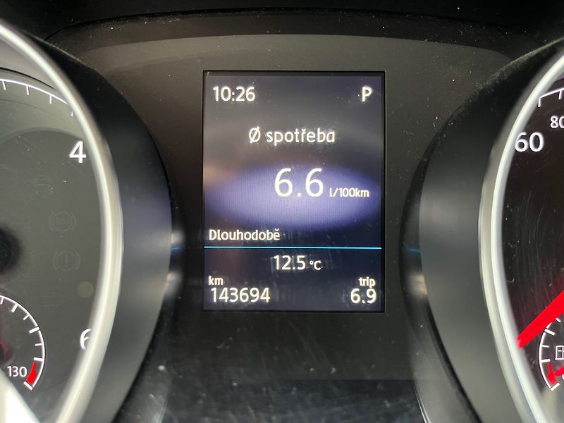 Volkswagen Touran (2020) 2.0 TDi DSG LED Webasto TOP - fotka 18 z 21