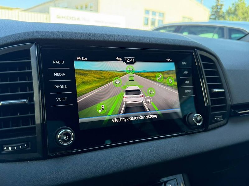 Škoda Karoq SportLine 2,0TDI 110 kW 7° DSG - fotka 15 z 42
