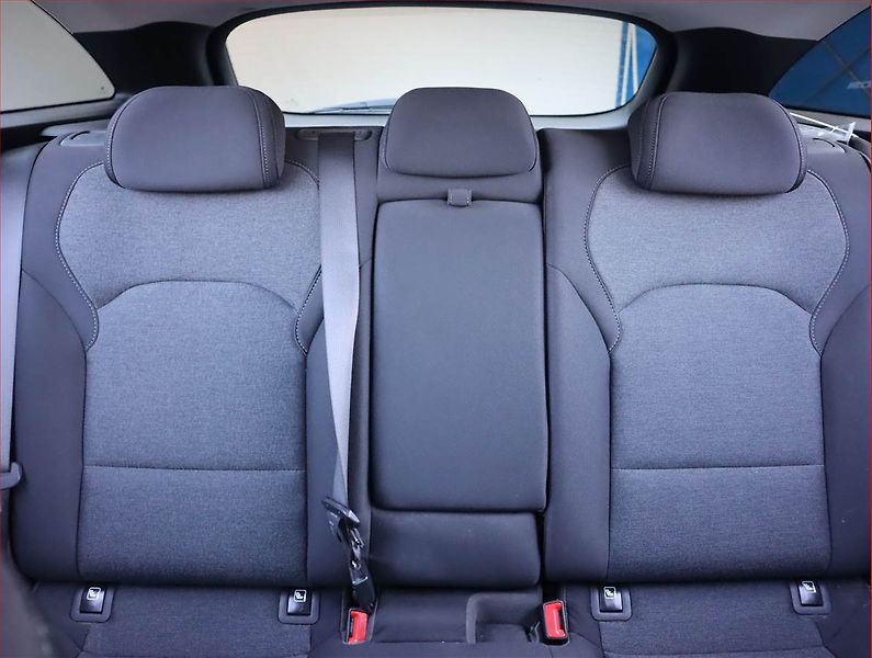Hyundai i30 (2022) 1.5 T-GDI MHEV - fotka 10 z 19