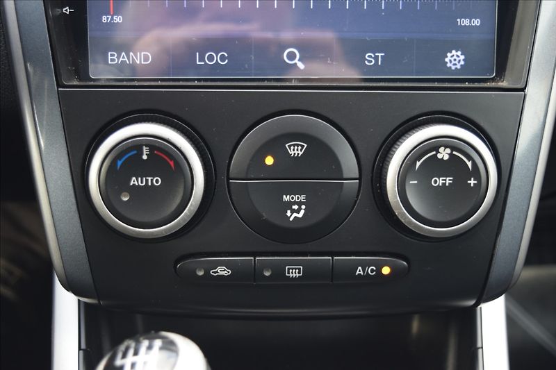 Mazda CX-7 2,2 CD 127KW VÝHŘEV KLIMA ALU - fotka 41 z 45