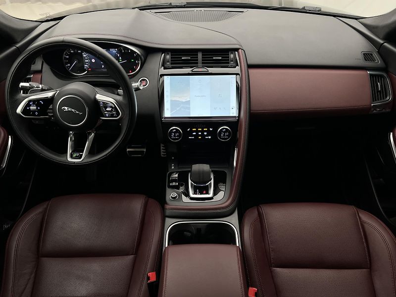 Jaguar E-Pace P200 S AWD AUT CZ - fotka 2 z 46
