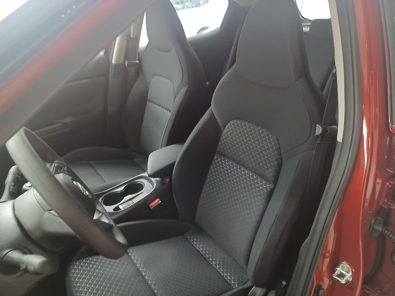 Nissan Juke (2025) 1.0DIG-T 84kW ACENTA+COMFORT - fotka 10 z 16