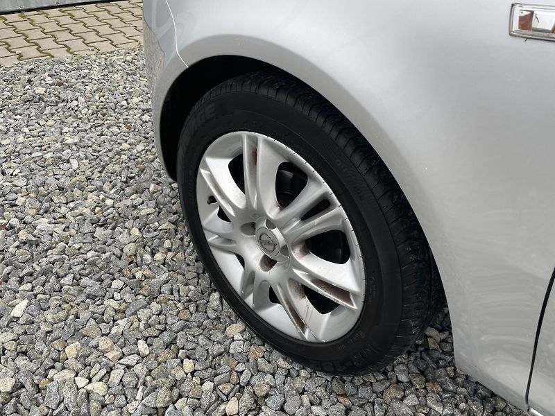 Opel Corsa 1.2i 80PS 141000KM KLIMA STK!! - fotka 21 z 169