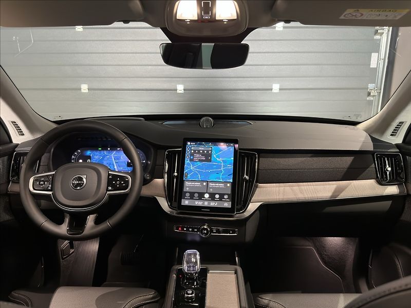 Volvo XC90 (2026) 2,0 T8  Ultra Bright - fotka 34 z 42