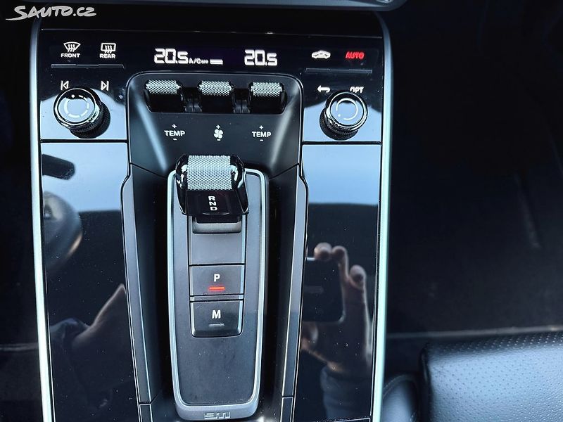 Porsche 911 992 Carrera S záruka do 12/26 - fotka 17 z 32