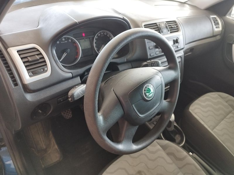 Škoda Roomster (2009) 1.4 63kW,KLIM.,TEMPOMAT - fotka 24 z 34