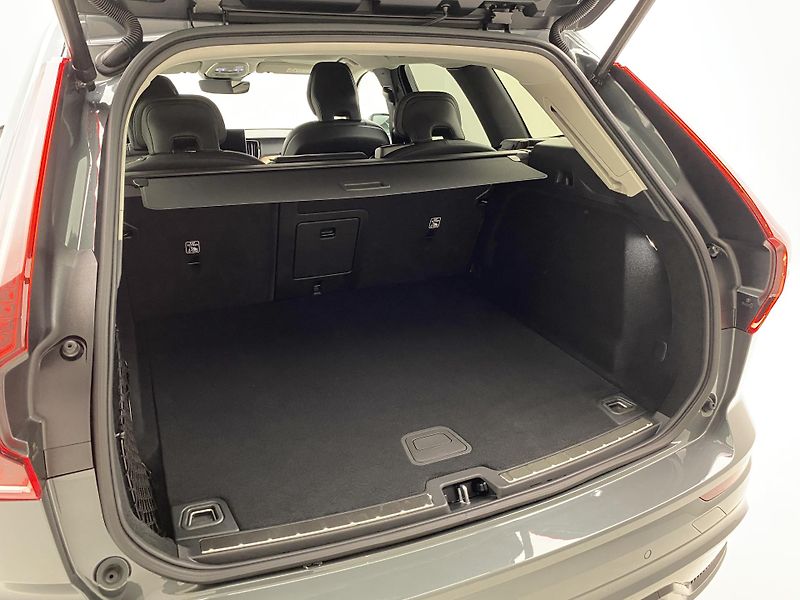 Volvo XC60 (2026) B5 AWD AUT DARK PLUS - fotka 5 z 69