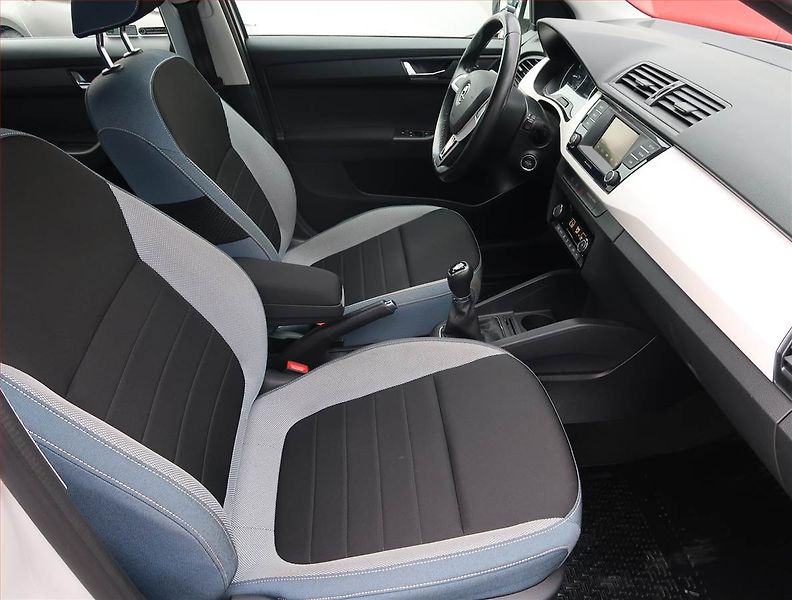 Škoda Fabia (2016) 1.2 TSI, Serv.kniha - fotka 9 z 19
