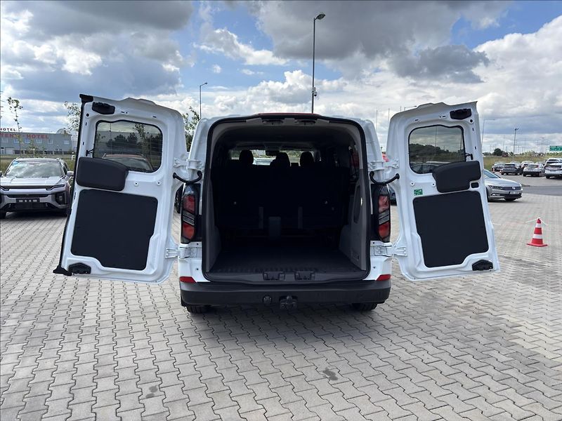 Ford Transit Custom 2,0 EcoBlue 100kW Trend L2 - fotka 10 z 43