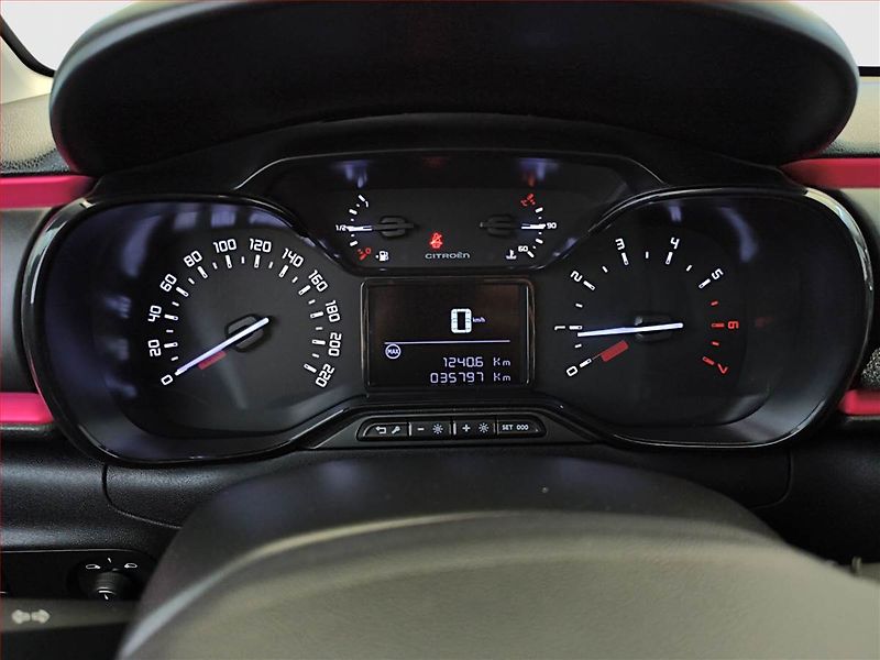 Citroën C3 (2018) 1.2 PureTech, ČR,1.maj - fotka 11 z 15
