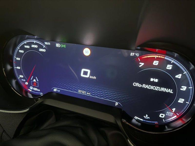 Alfa Romeo Giulia (2023) 2.0 T 280k AT8 ZF Q4 4x4 Compe - fotka 16 z 23