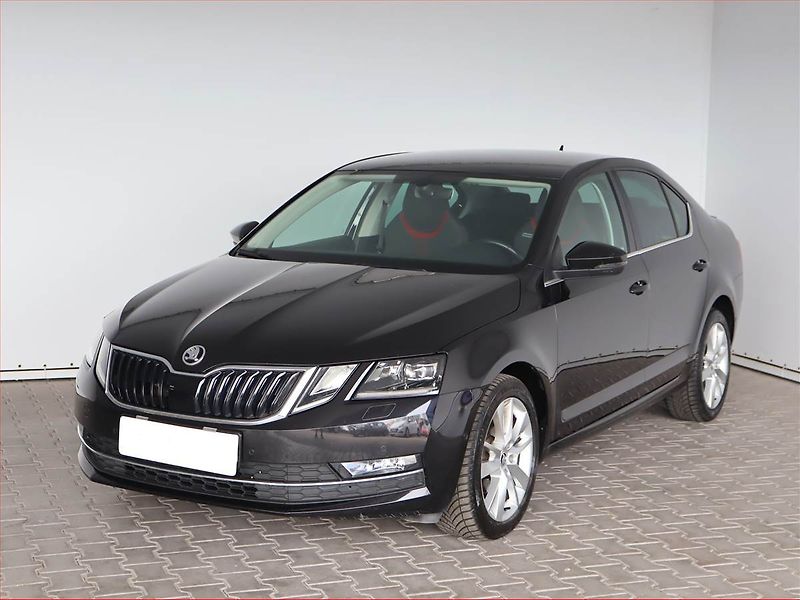 Škoda Octavia (2019) 1.6 TDI, Automat, Navi - fotka 2 z 21