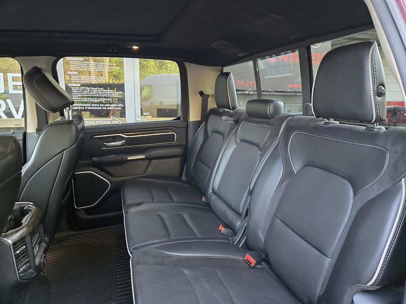 RAM 1500 (2020) LARAMIE 5.7HEMI  - fotka 13 z 18