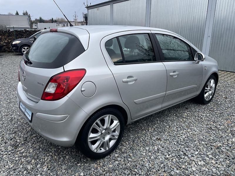 Opel Corsa 1.2i 80PS 141000KM KLIMA STK!! - fotka 10 z 169