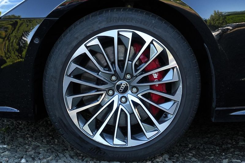 Audi A7 55 TFSI e, Quattro, Tažné, B&O - fotka 4 z 42