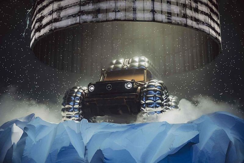 Project Mondo G spojuje ikonický Mercedes-Benz třídy G a charakteristické designové prvky módní značky s luxusním oblečením Moncler.
