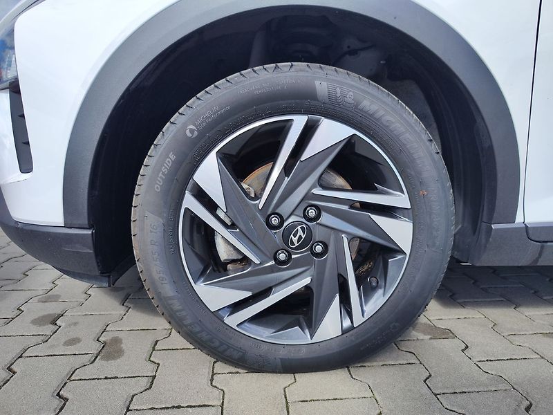 Hyundai Bayon 1.0 T-GDI/74kW Play DCT - fotka 25 z 27